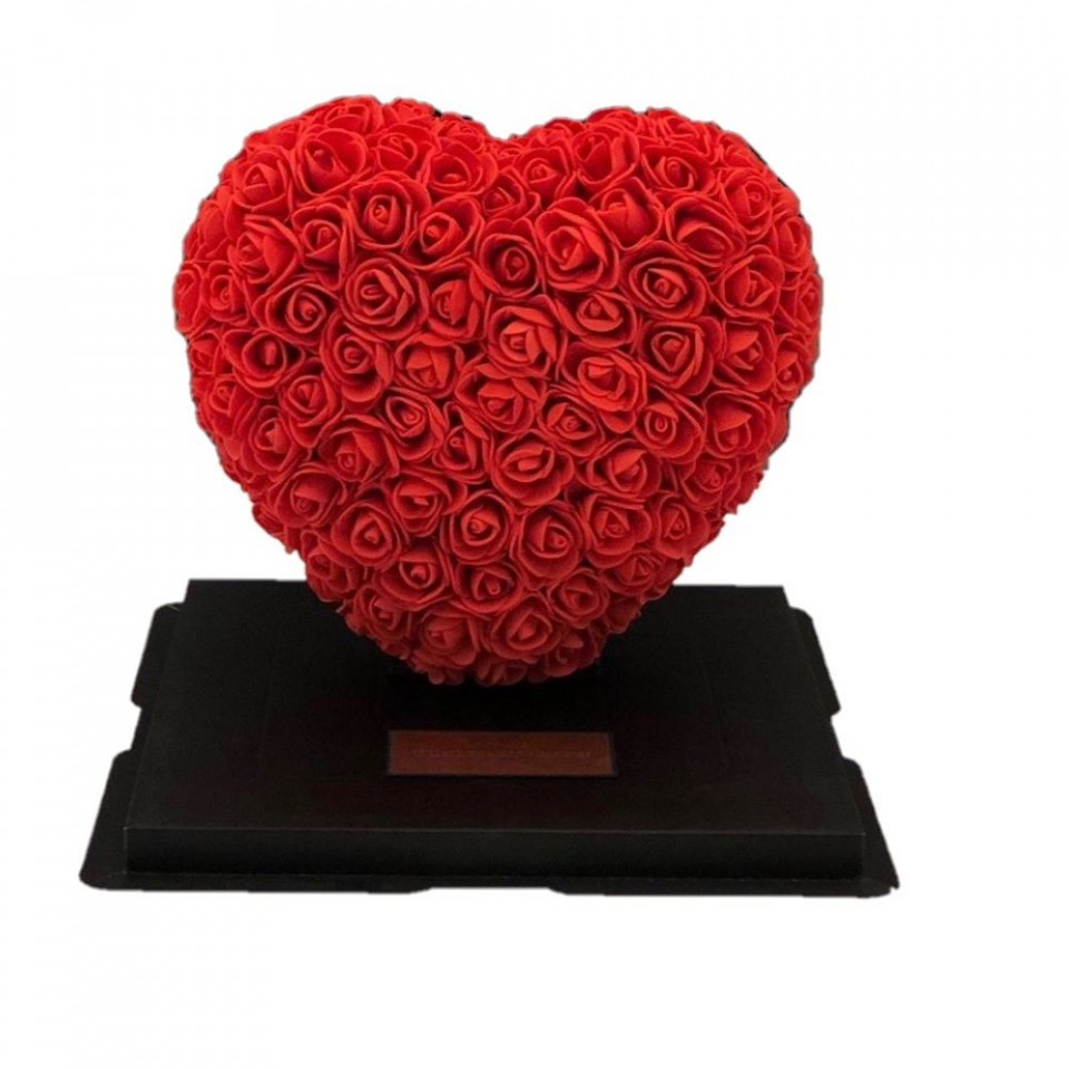 Aranjament Inima rosie din trandafiri de spuma, decorat manual, 32 cm