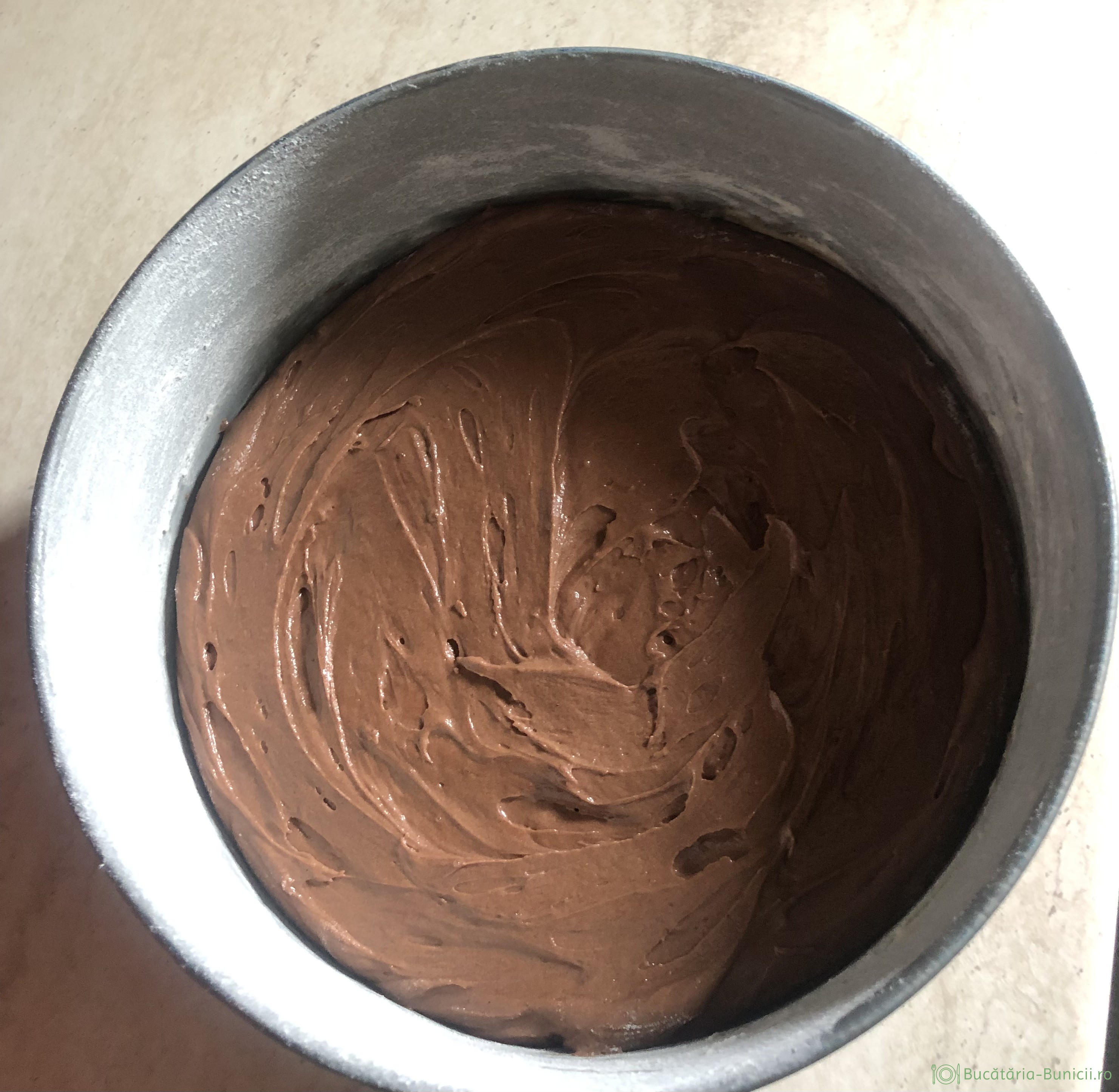 Tort cu blat de cacao și crema cu ciocolata și mascarpone