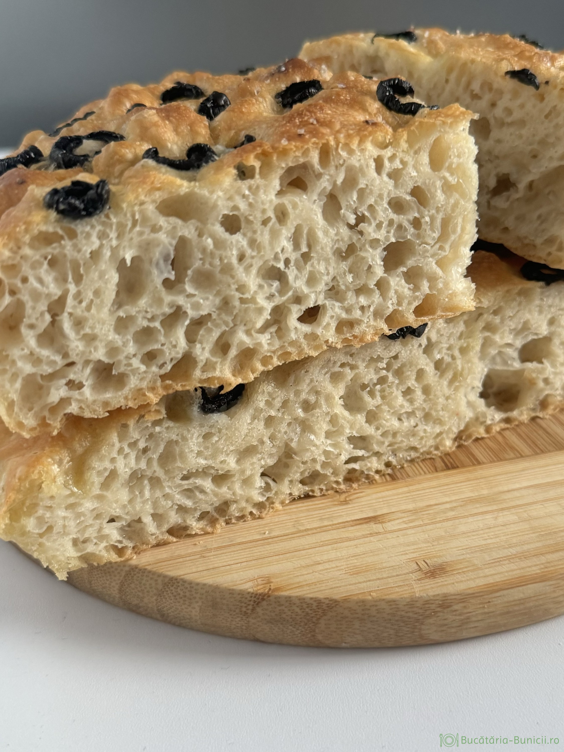 Foccacia cu masline