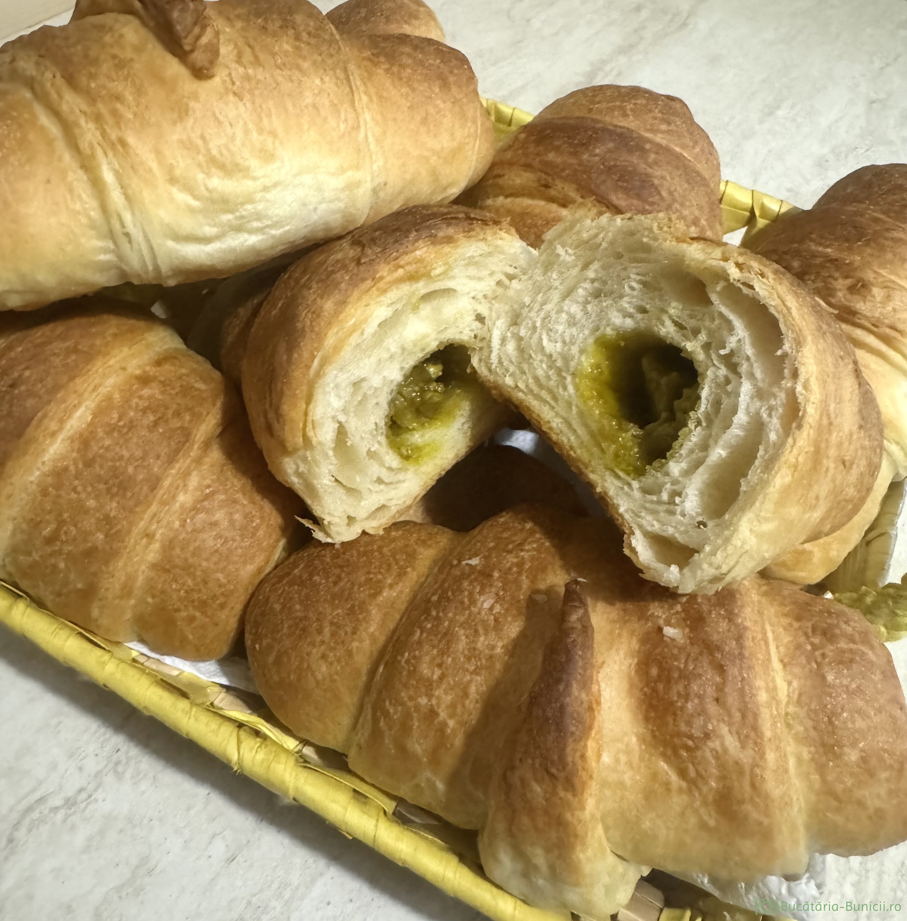 Croissante cu cremă tartinabila de fistic