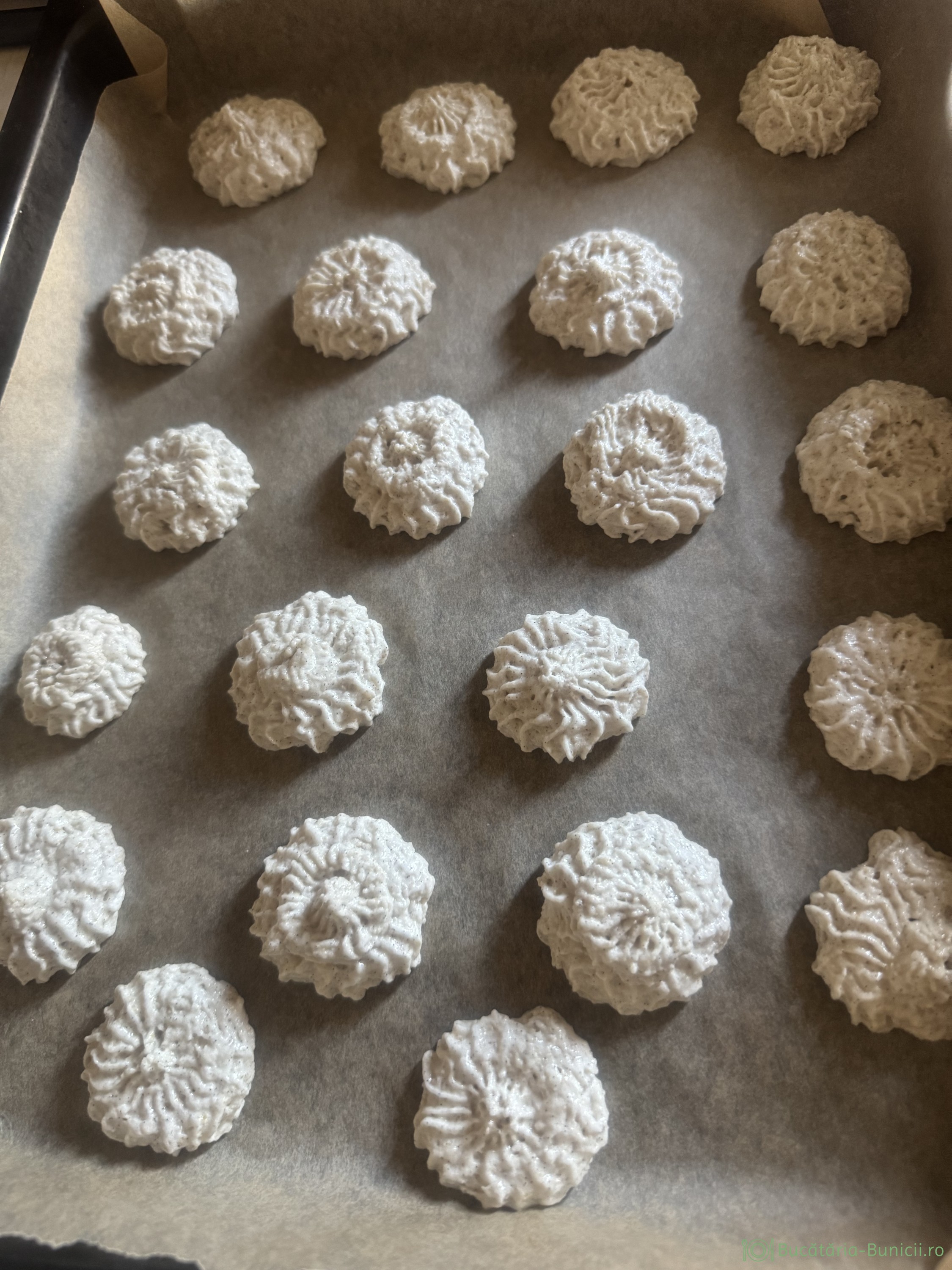 Fursecuri cu albușuri și vanilie