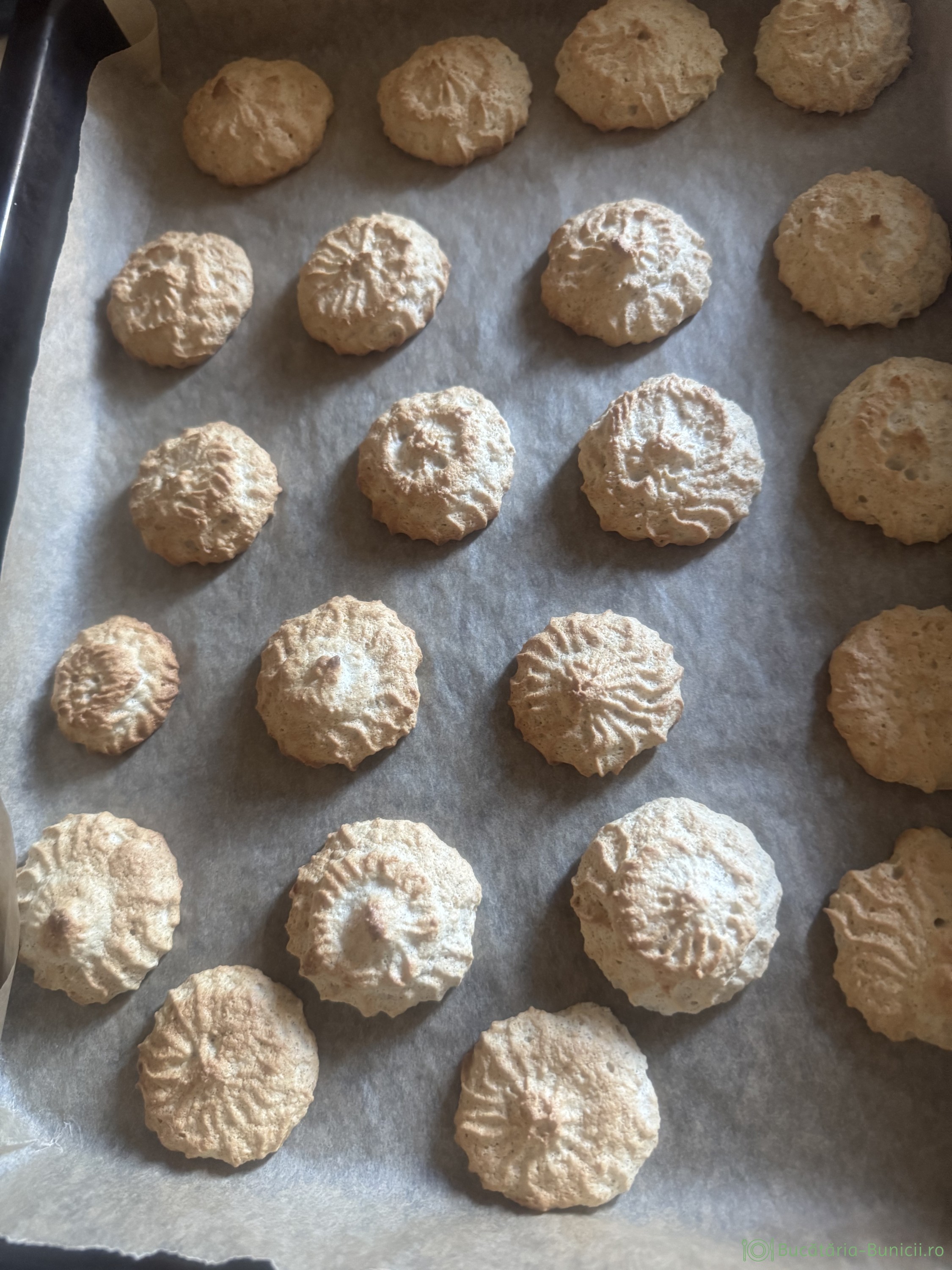 Fursecuri cu albușuri și vanilie