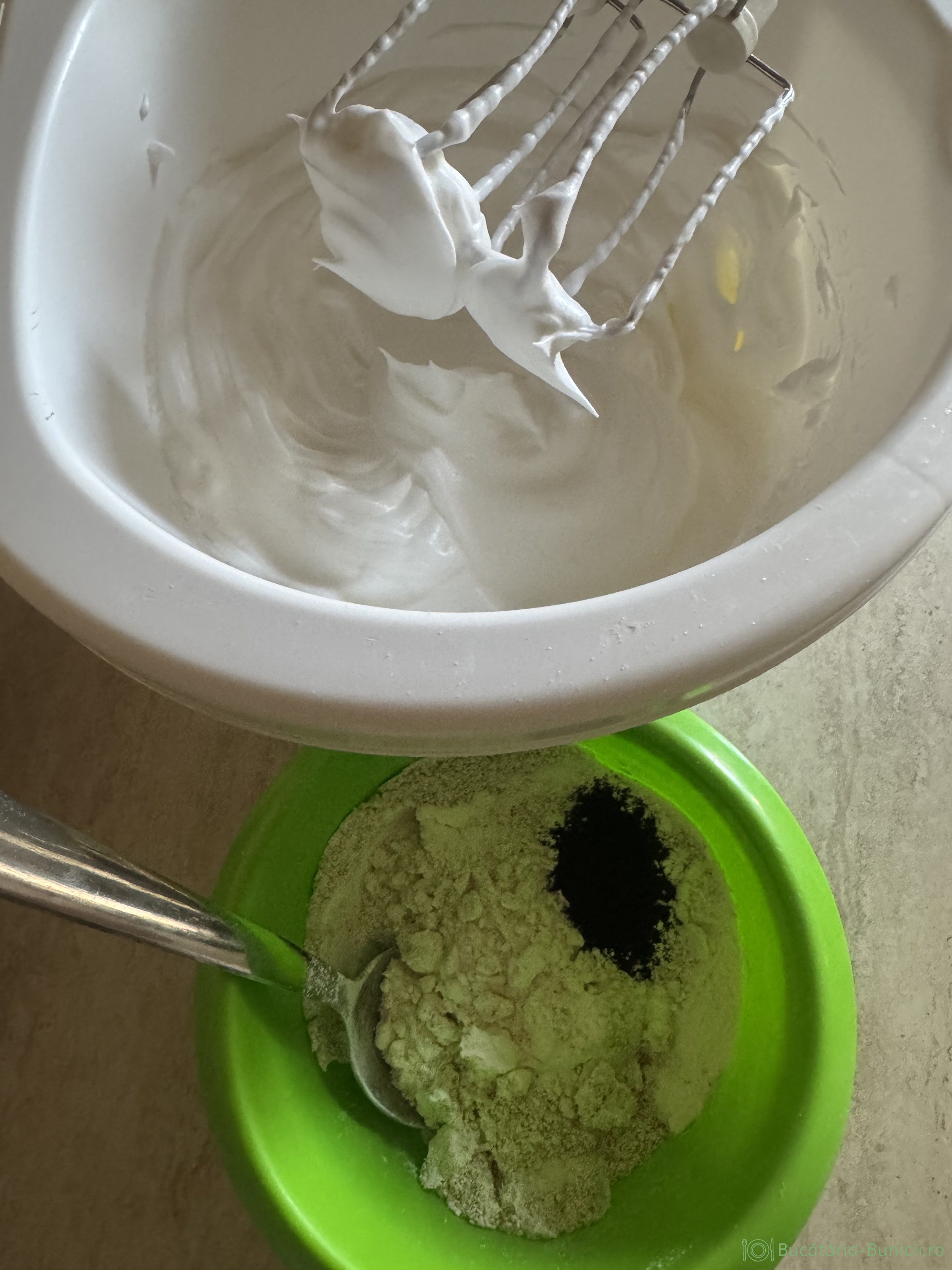 Fursecuri cu albușuri și vanilie