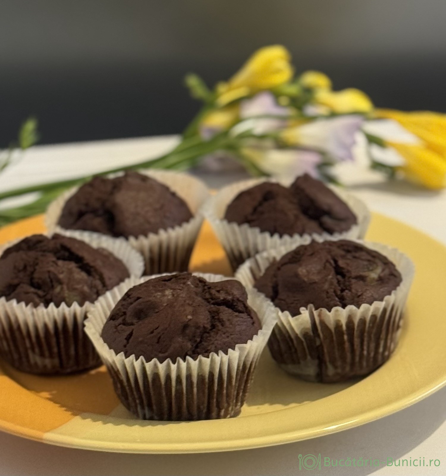Muffins cu cacao și struguri