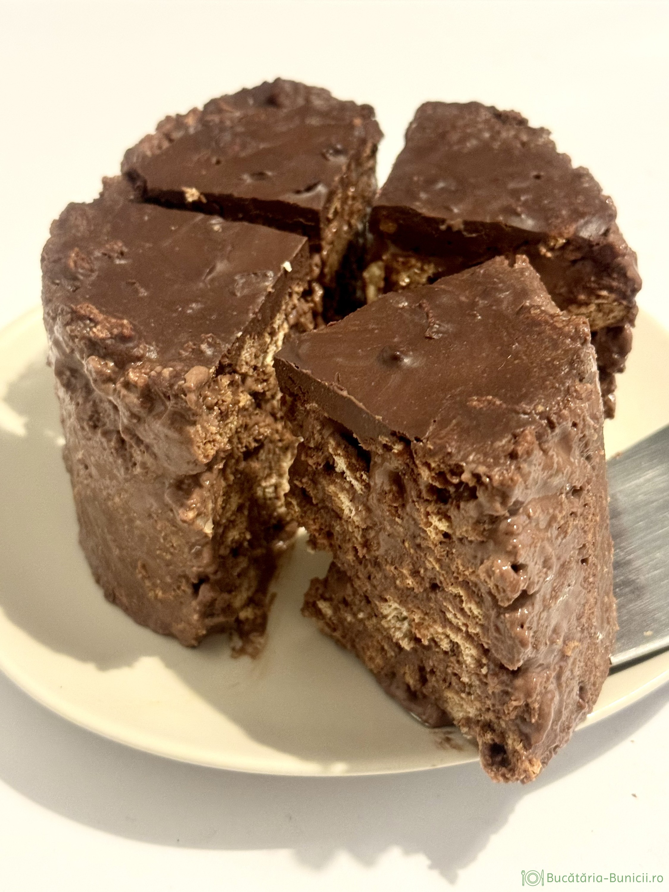 Tort cu biscuiți din bezea