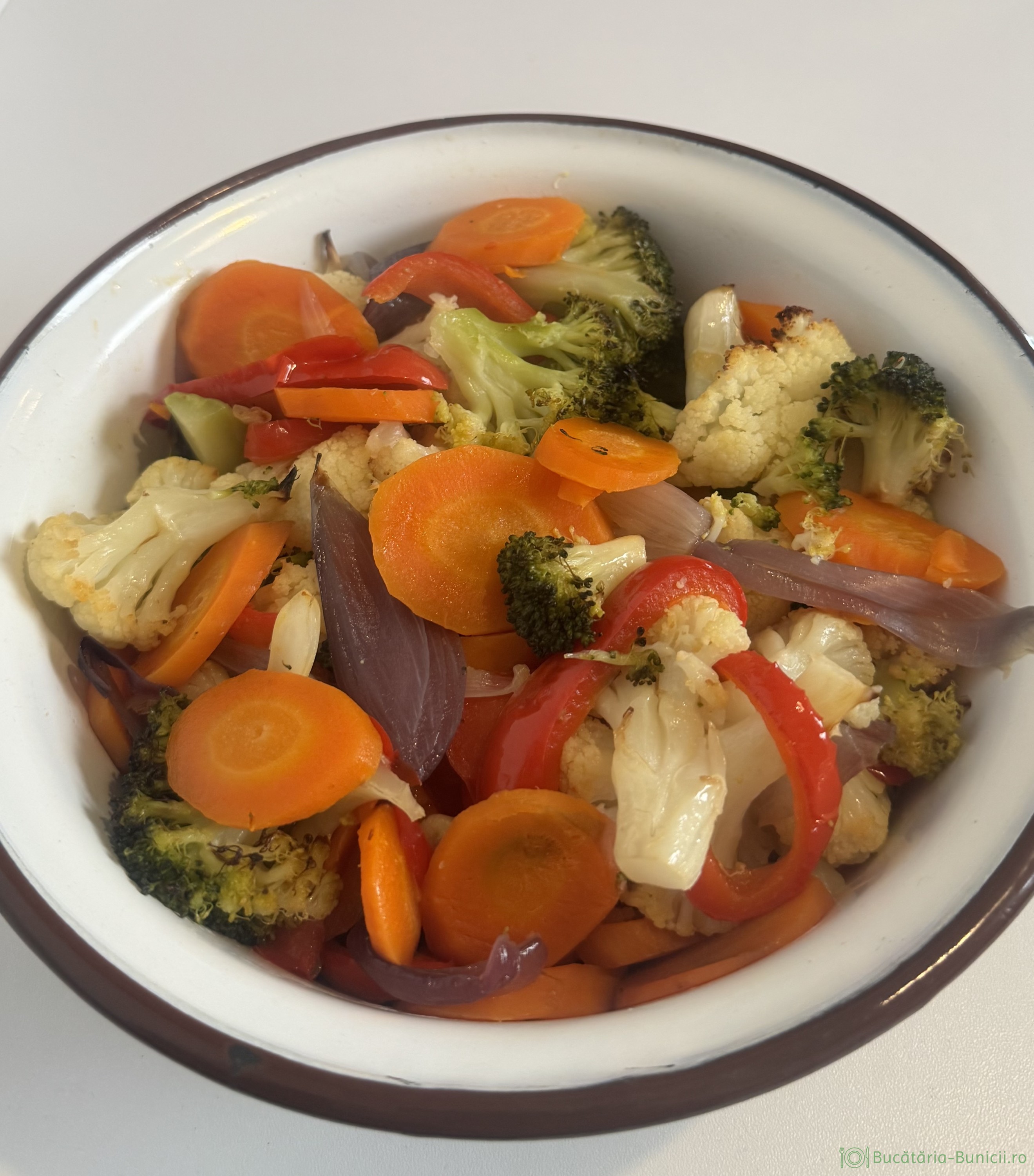 Legume la cuptor cu ulei de masline