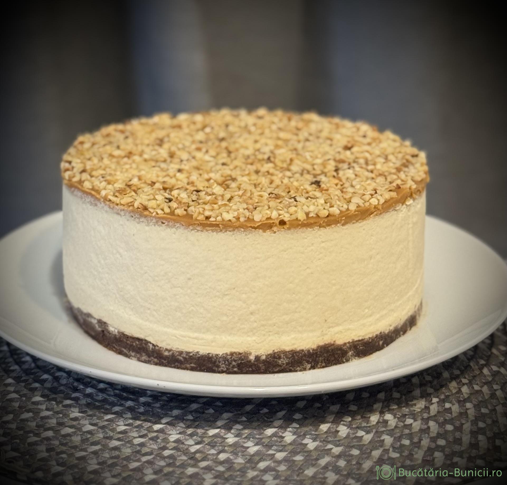 Cheesecake cu cremă de măr și glazură caramel