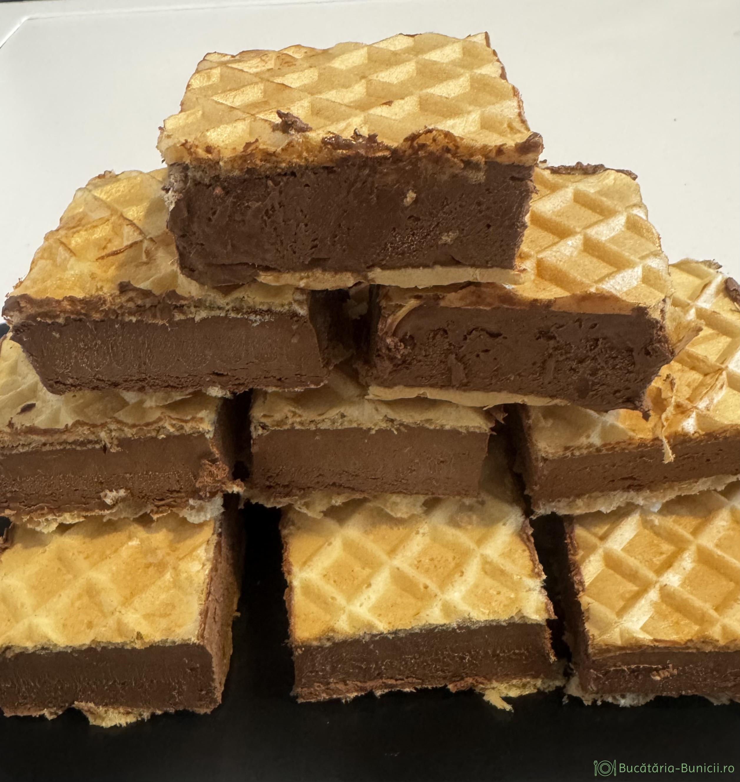 Înghețată cu ciocolată și dulce de leche