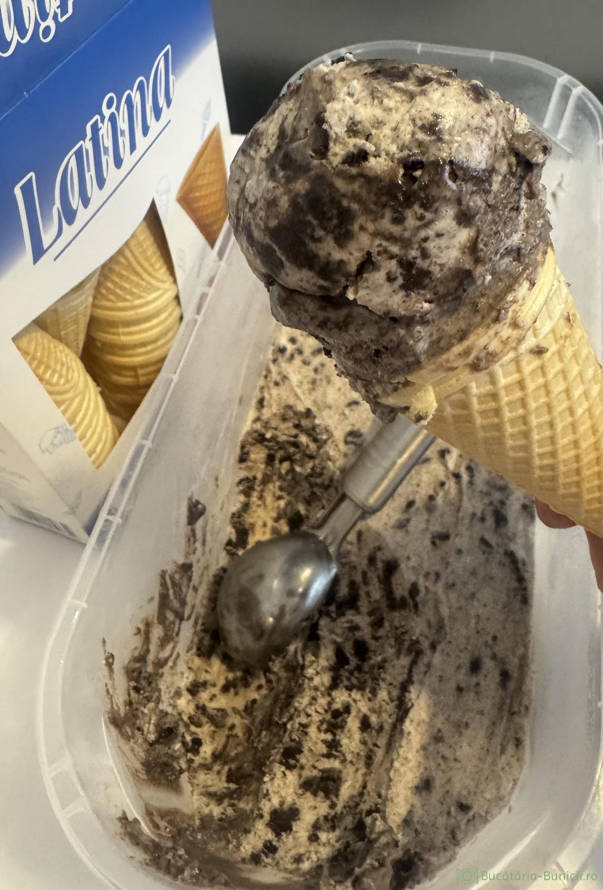 Înghețată cu crumbs oreo