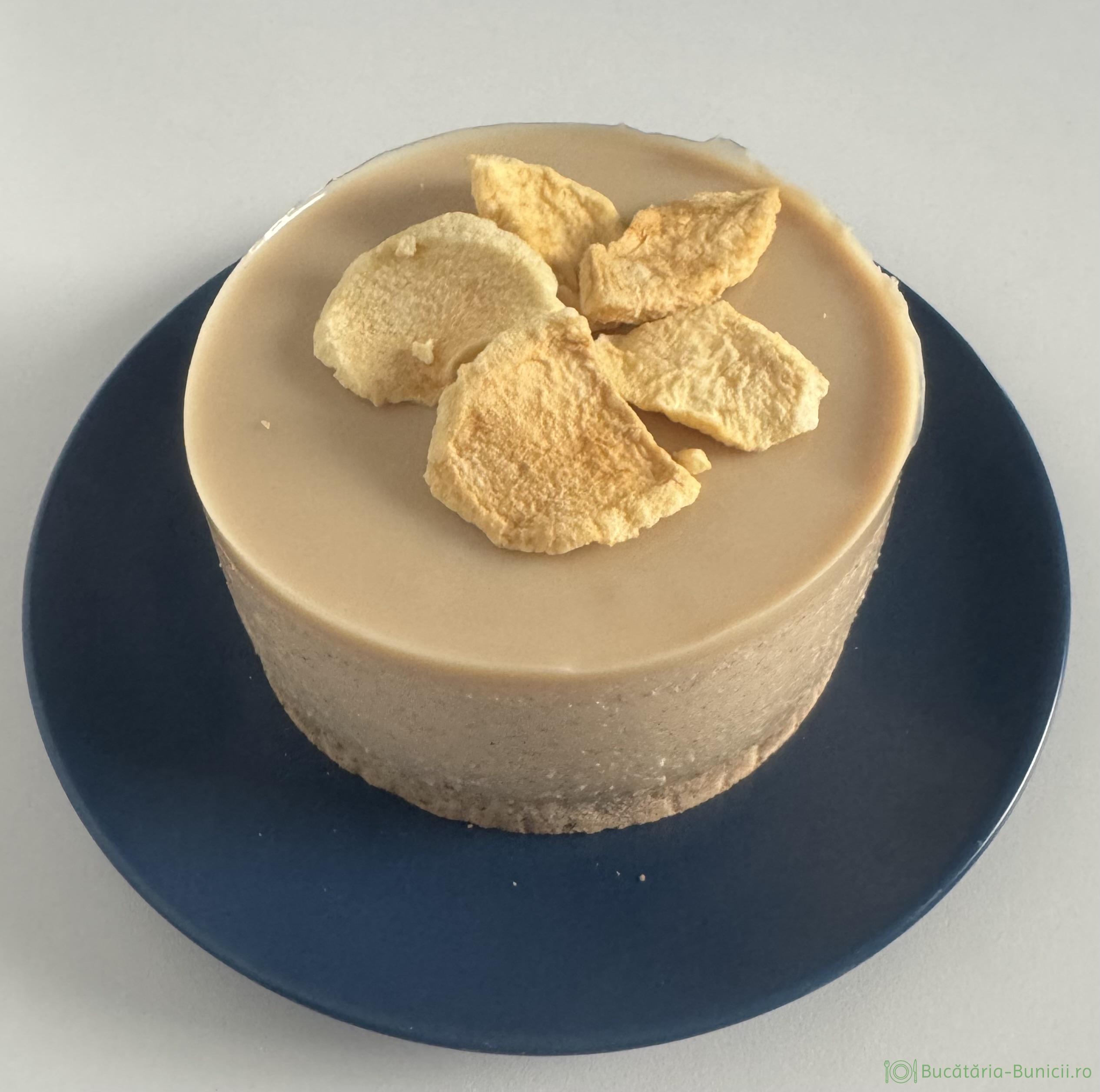 Tort cu mere și caramel